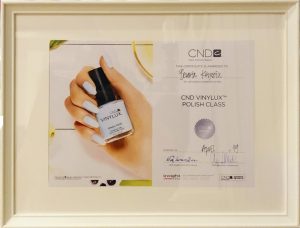 CND vinylux polish class Besarta Kryziu